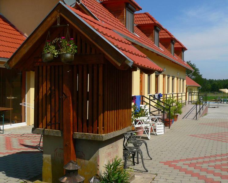 S'Schnoganeschd Villa Nemesvid Ngoại thất bức ảnh