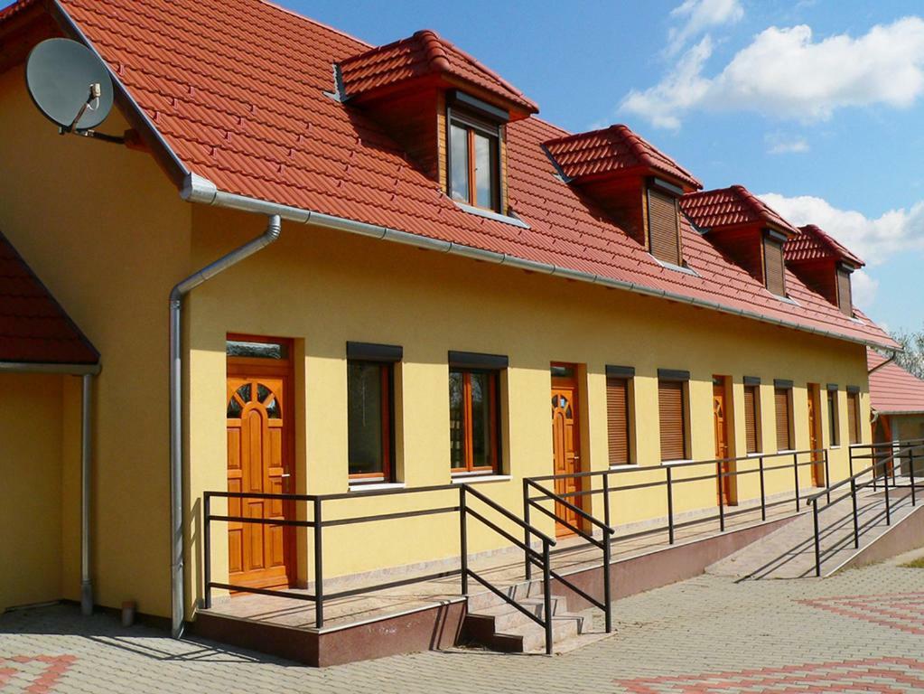 S'Schnoganeschd Villa Nemesvid Ngoại thất bức ảnh